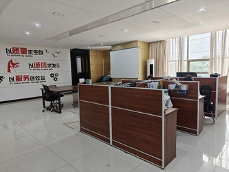 Changzhou Yingchuang Rotomolding Equipment Co,. Ltd linea di produzione del fabbricante