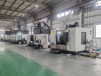 Changzhou Yingchuang Rotomolding Equipment Co,. Ltd linea di produzione del fabbricante