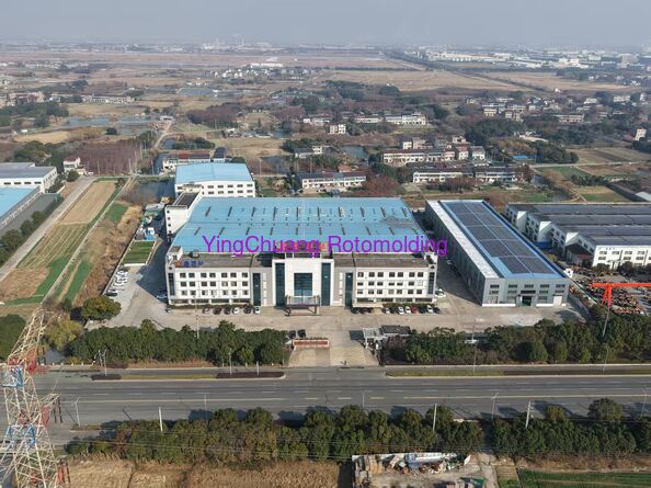 Changzhou Yingchuang Rotomolding Equipment Co,. Ltd linea di produzione del fabbricante
